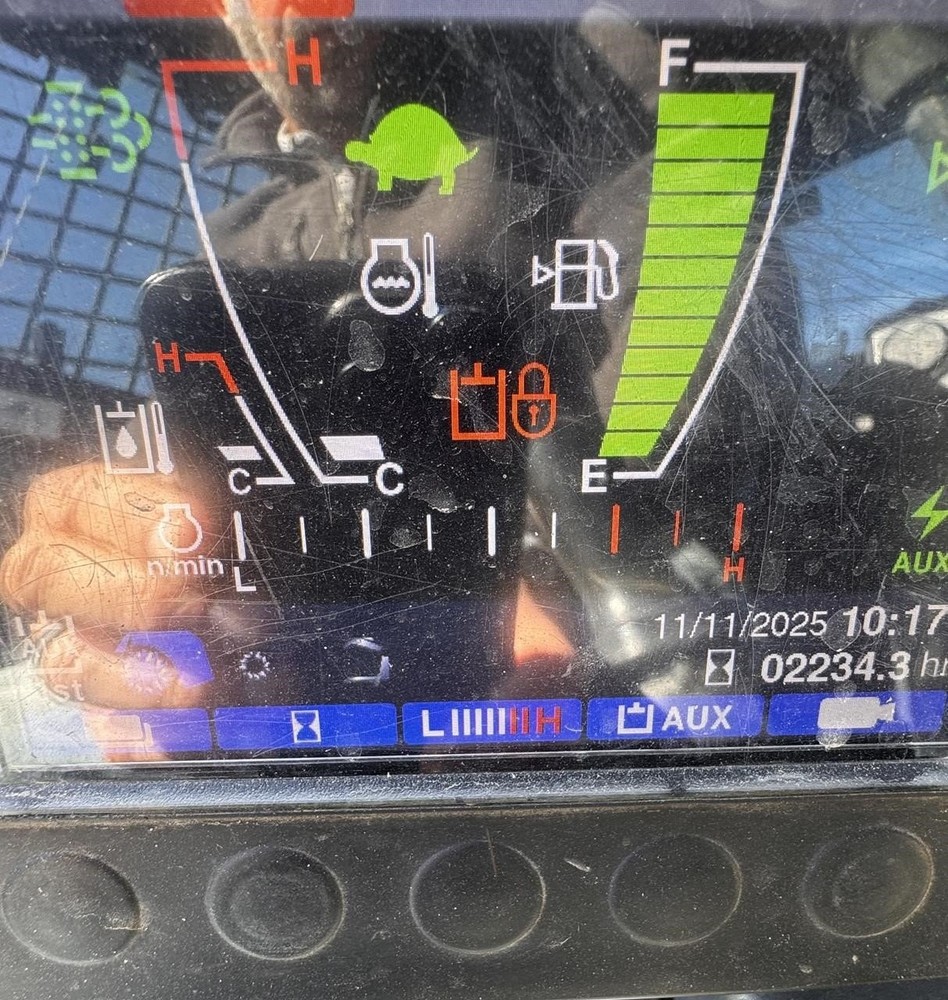 2017 TAKEUCHI TL10V2 CAB STANDARD FLOW SKID STEER
