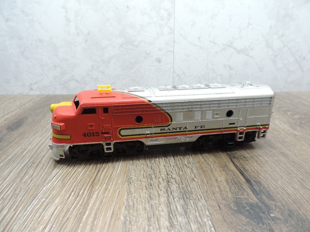 Tyco Santa Fe Engine 4015 HO Untested