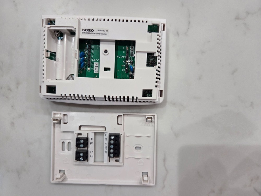 Braeburn 5220 Universal Programmable Thermostat