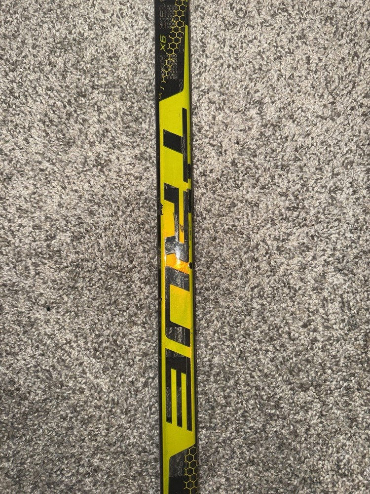True Catalyst 9x Hockey Stick
