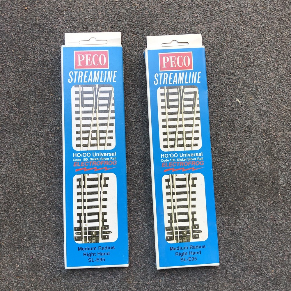 Peco SL-E95 HO/OO Scale~Medium Radius Right Hand~Electrofrog~Code 100. (2 pcs.)