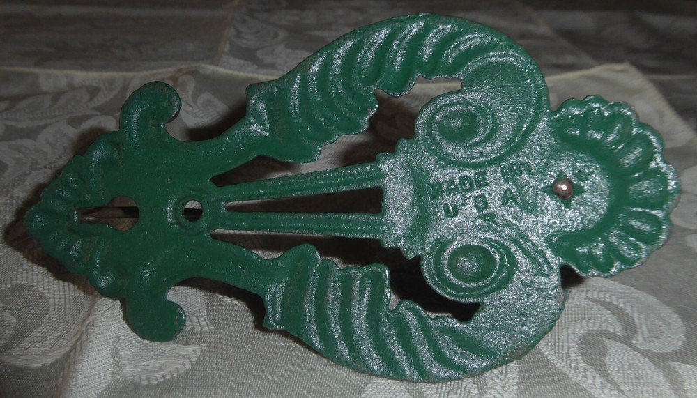 Vintage Wall Hook with Scroll Design
