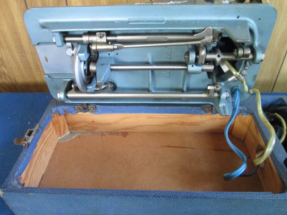 Vintage Brother Model HA3-B5 Widow-Matic Zig-Zag Sewing Machine