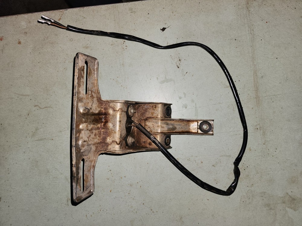 2000 Suzuki 800 Tag Light And Tag Holder