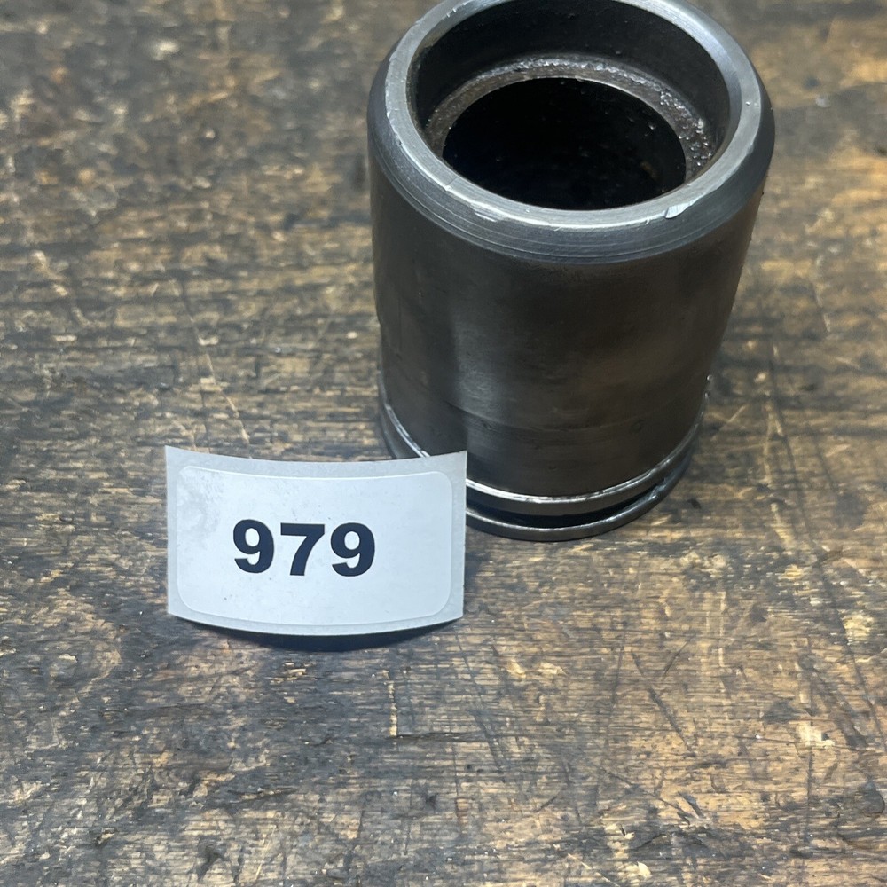 Walker Turner 15” / 900 / Drill Press Bearing Retainer / Cup