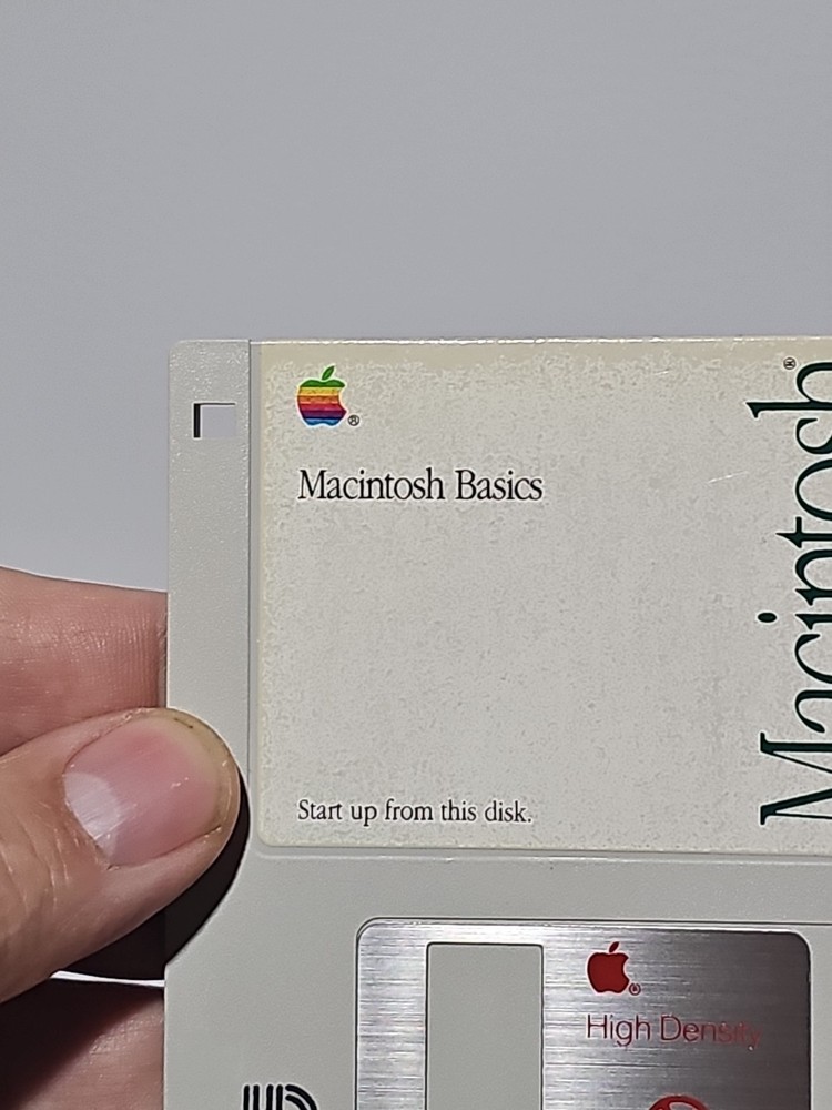 Macintosh Basics Start Up Disk Untested