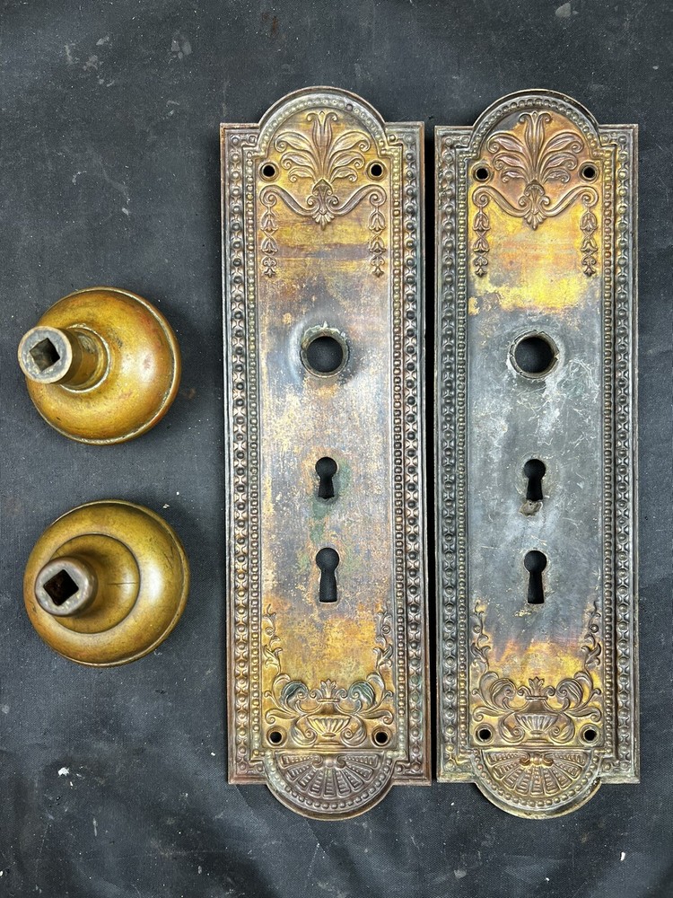 Corbin 1905 Como Entry Set Knobs, And Plates M-10901