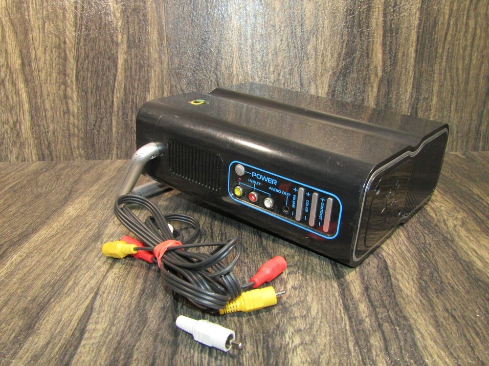 Discovery Merch Source Wonderwall Projector-DX Small Blackpro Model # 1637401