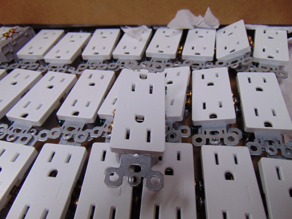 10 pack Legrand White 15-Amp Decorator Outlet grounding bulk