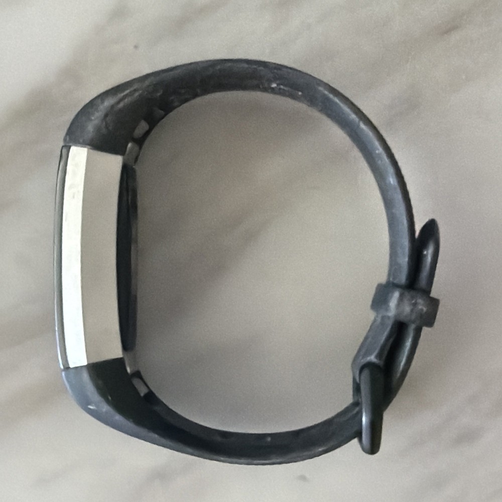1 Fitbit ALTA HR Fitness Small Black-UNTESTED
