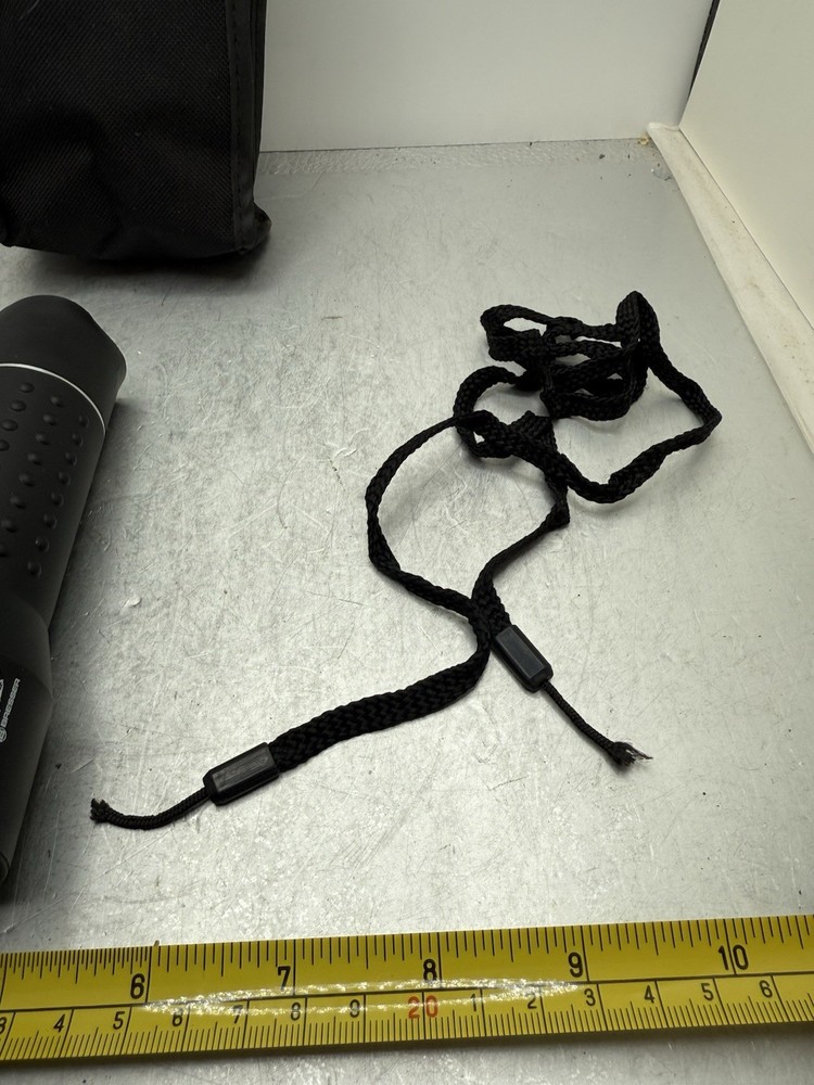 Condor Compact Performance Binoculars 10x40 With Storage Case, Snapped Strap !!