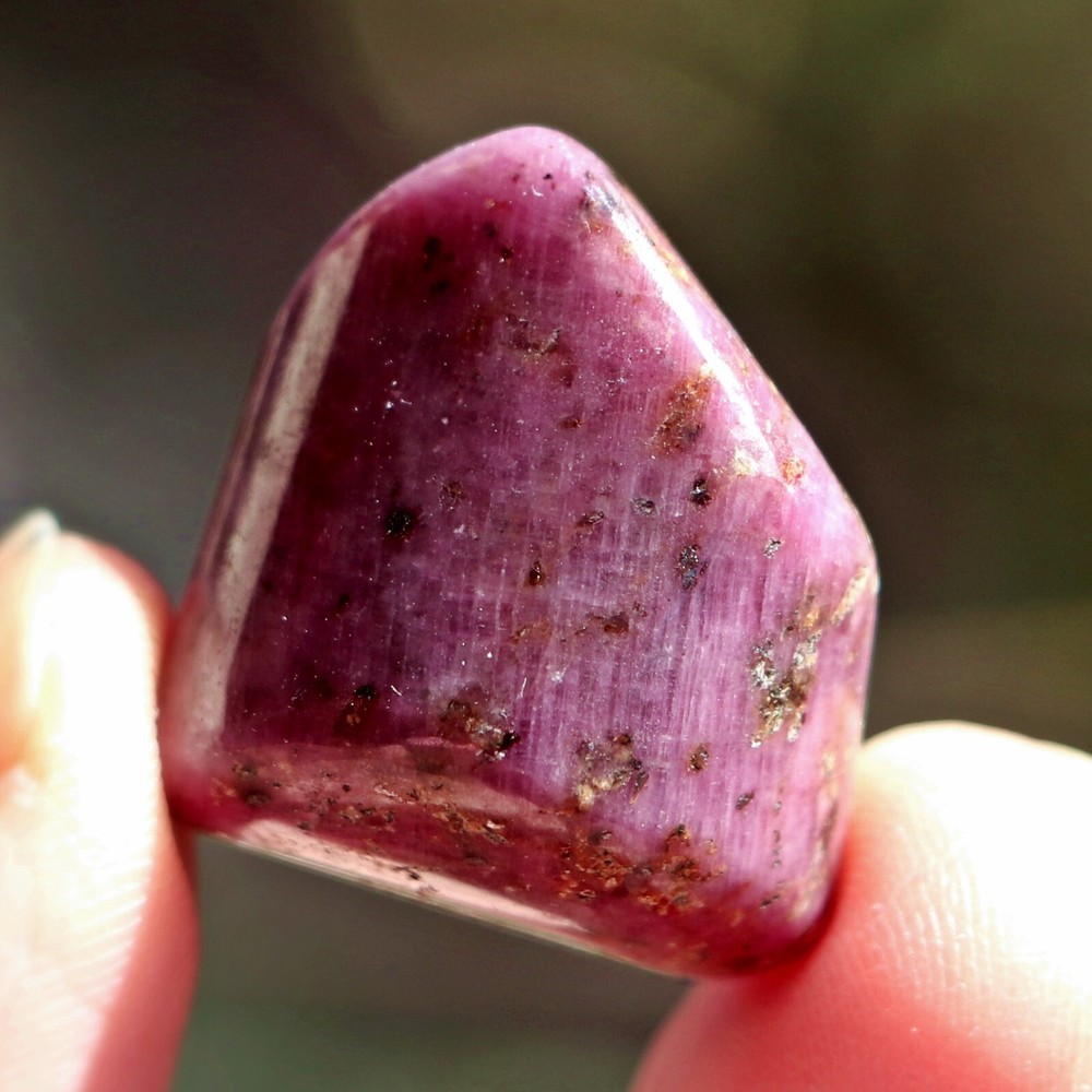 Tumbled Stone: Ruby, Red Corundum from India (RUB41)