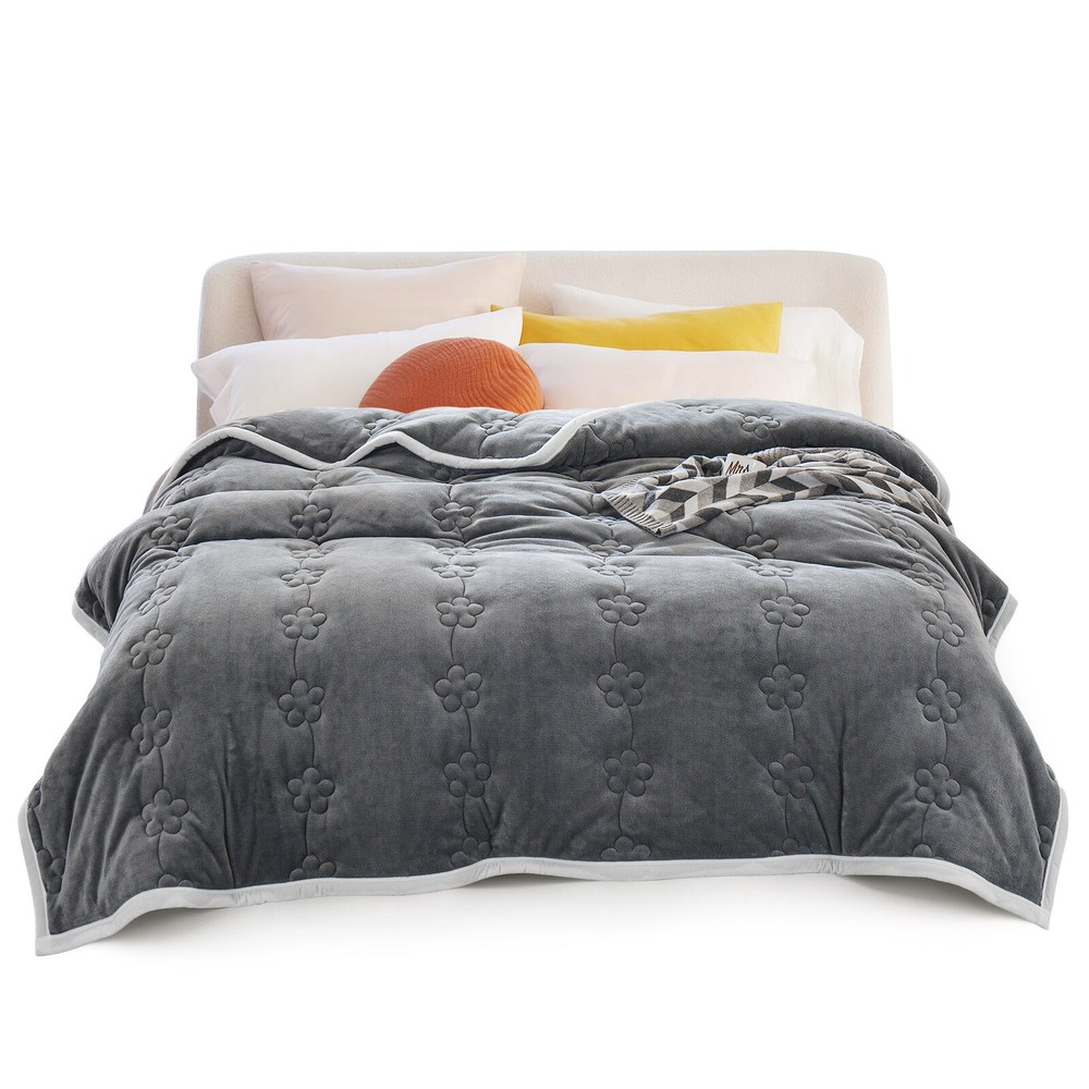 Flannel Fleece Quilted Blanket Lightweight Blankets for Bed Sofa Throw Blanket