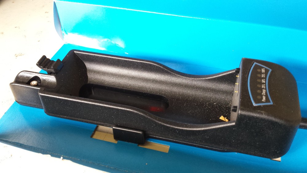 CAR CHARGING BRACKET for ERICSSON 318 m.ANT. socket 24799