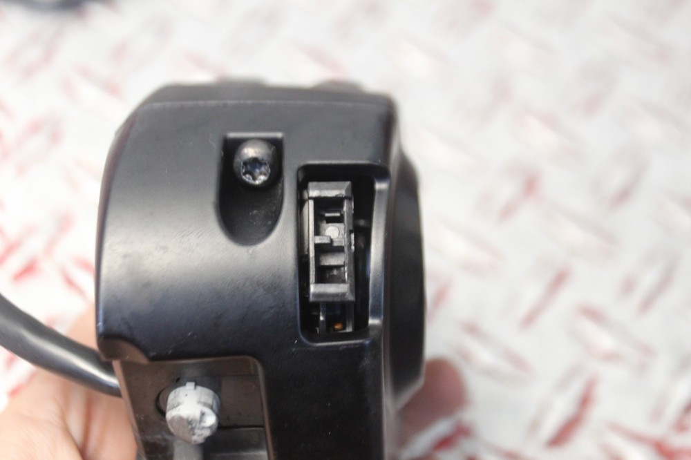 2018 HARLEY ELECTRA GLIDE ULTRA LIMITED LEFT CONTROL SWITCH & HARNESS EG142