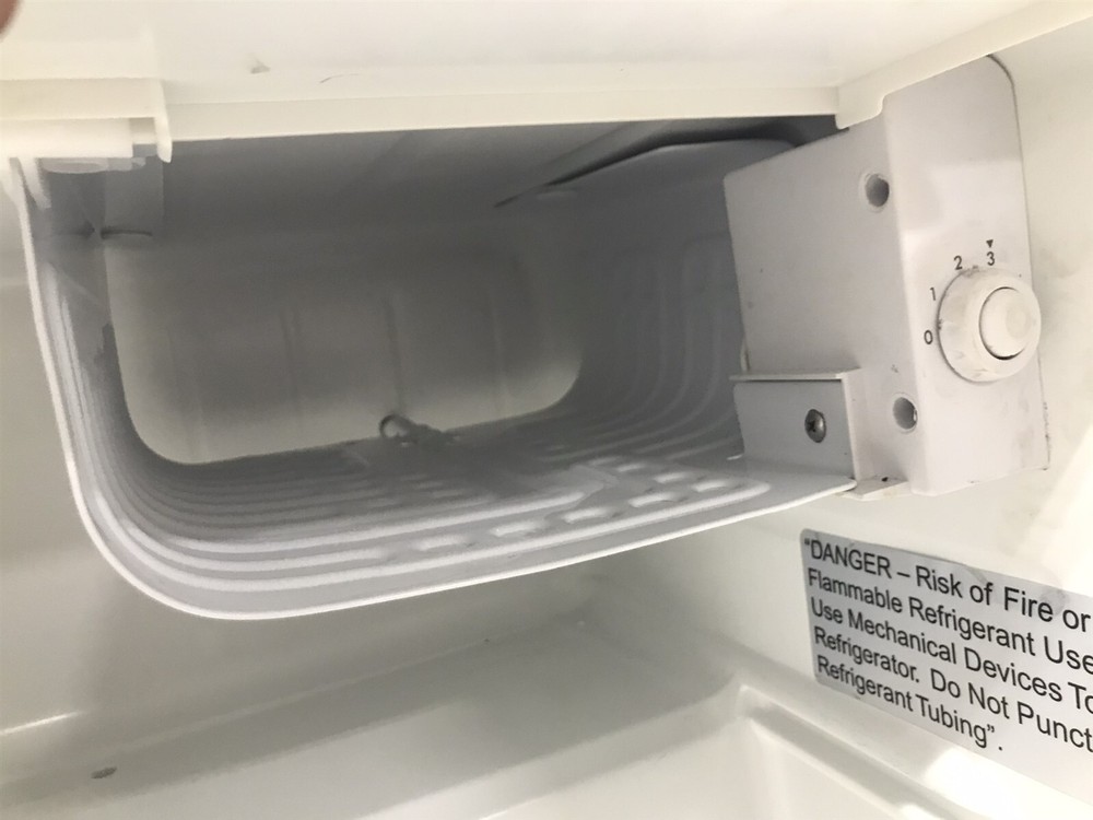 Kenmore mini fridge refrigerator