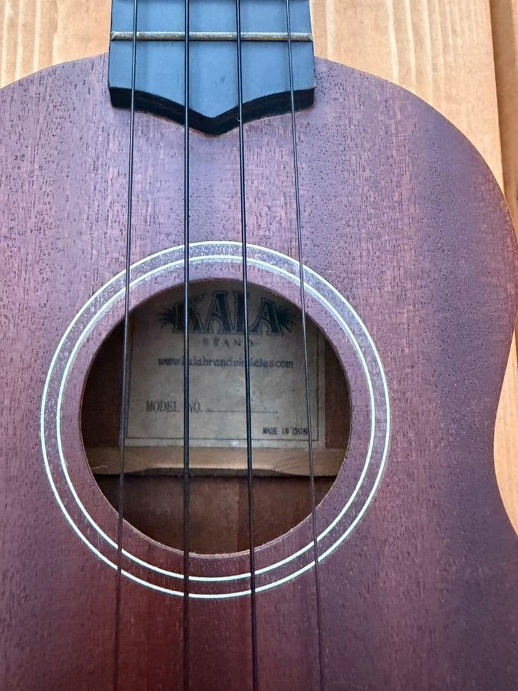 Mahogany 4 string soprano ukulele KALA brown