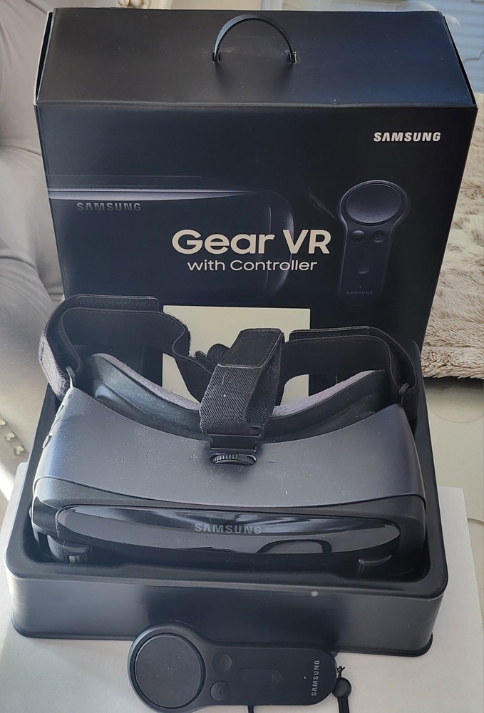 Samsung Gear VR Powered By Oculus Virtual Headset Controller Model SM-R324