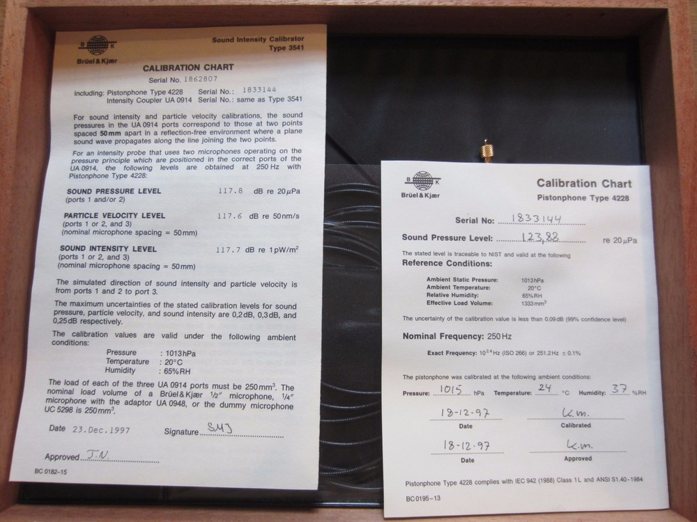 B & K Sound Intensity Calibrator — Type 3541