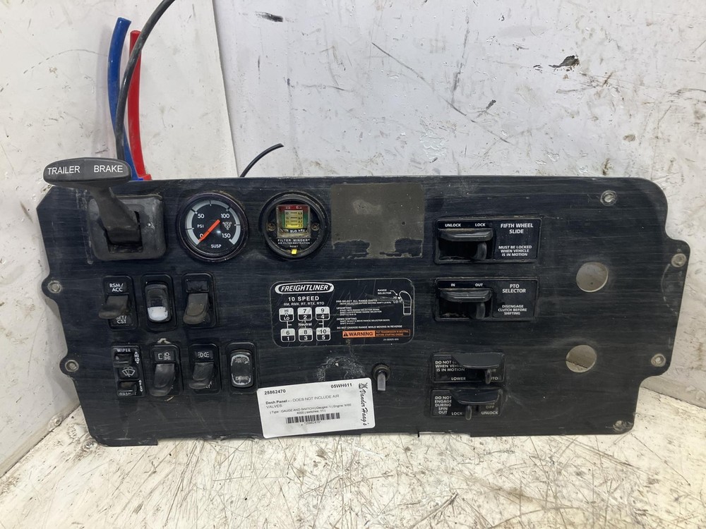 Freightliner COLUMBIA 120 GAUGE AND SWITCH Dash Panel - Used