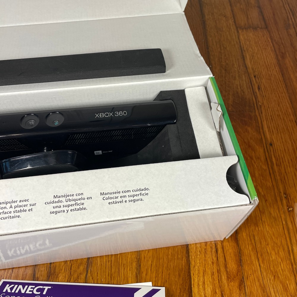 Microsoft Xbox 360 Kinect Motion Sensor 1414 in Box