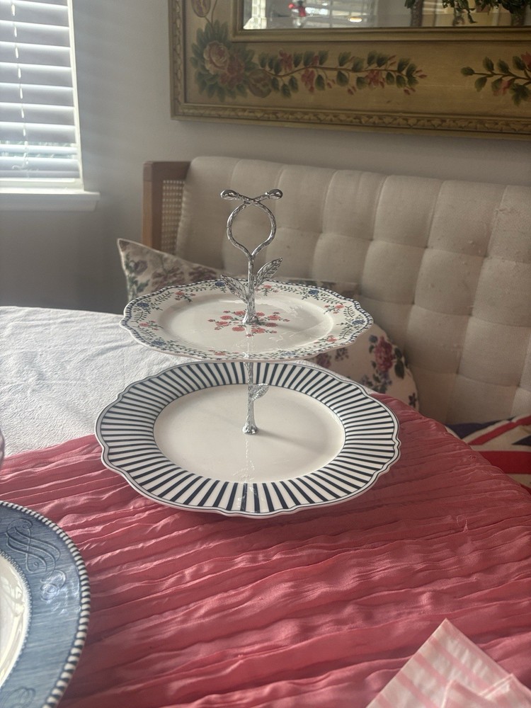 Blue And White 2-Tier Serving Tray Ruffled Edge Dessert Stand White Server Plate