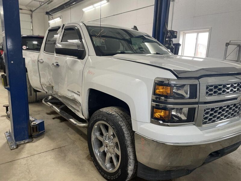 2014-2017 Chevy Silverado 1500 Pickup Engine Fuse Box