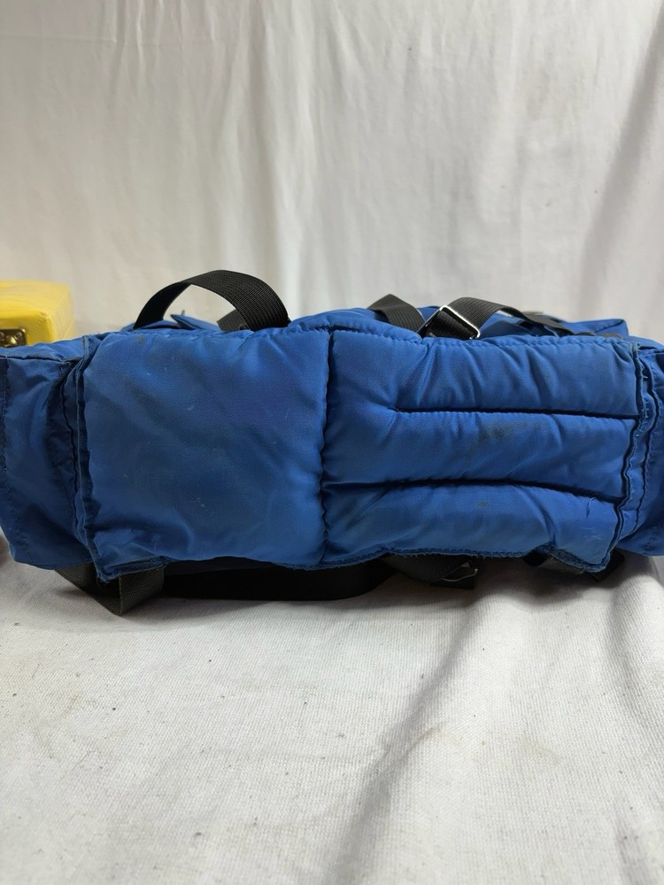 Vintage Ultimate Experience Camera Skiing Hiking Backpack Blue