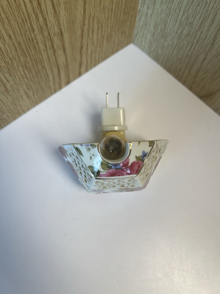 Formalities Floral Ceramic Night Light Works On/Off Switch Vintage