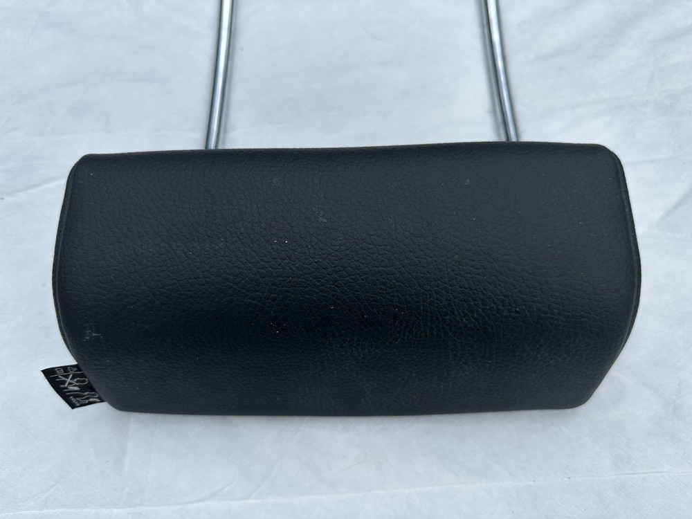 VOLVO HEAD REST