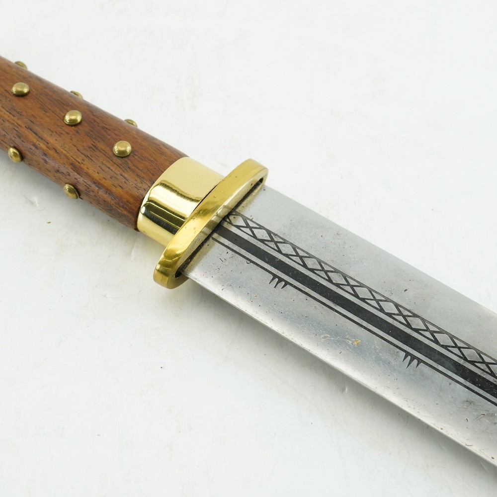 Seax Viking Daggers weapon Museum Replicas leather