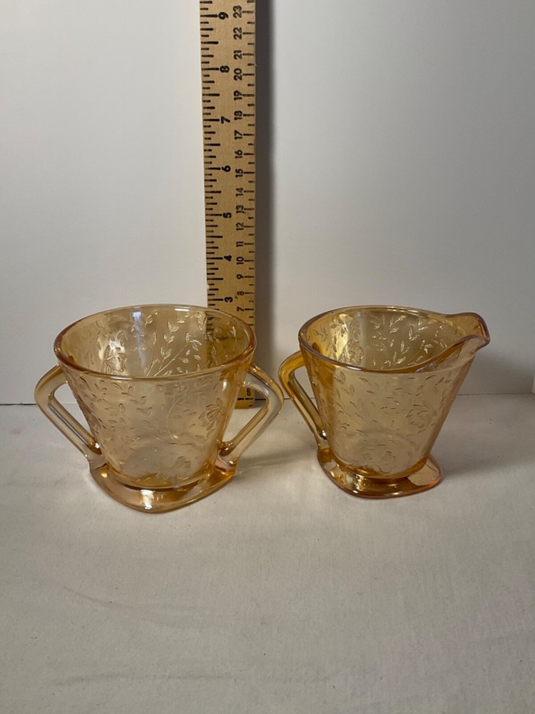 Amber glass floral design cream and sugar square bottom