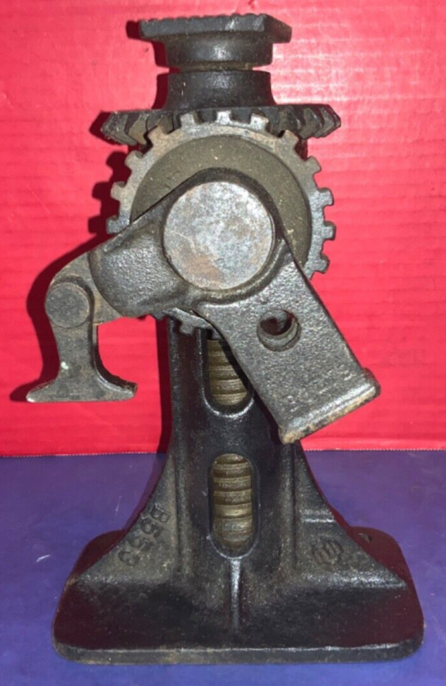 Vintage Ford Model “T” Jack No. B553 - AS IS
