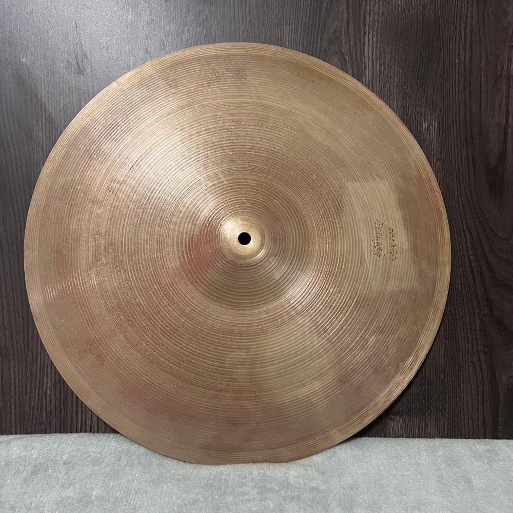 Old White A Zildjian 18�h 2000g