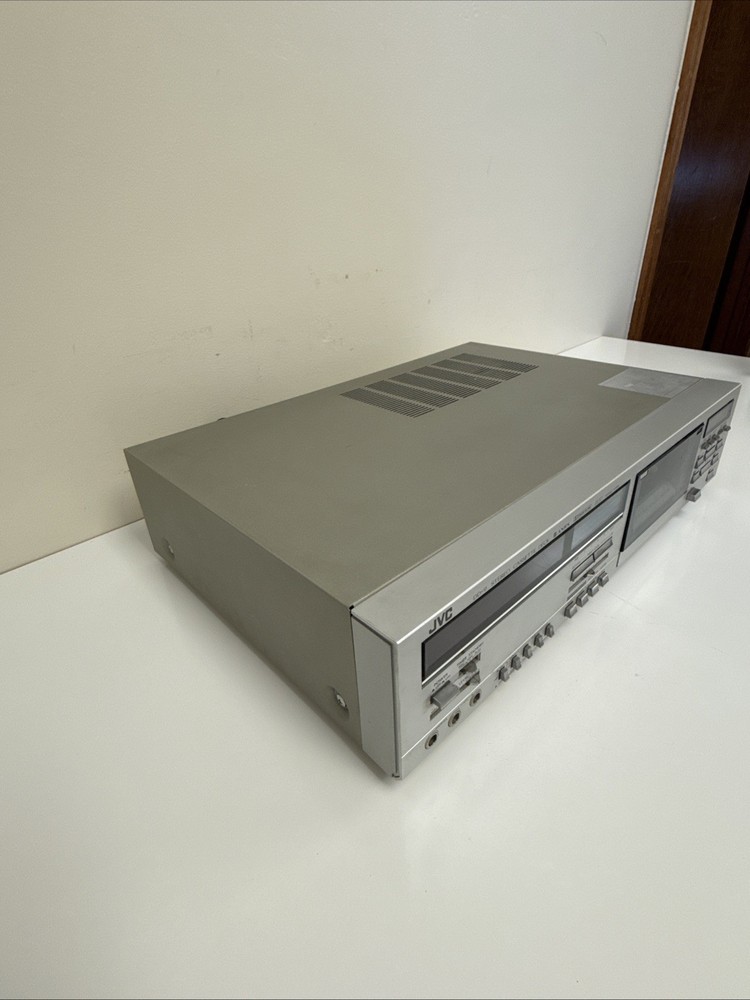 Working Stereo cassette deck JVC DD-9 Quartz Direct Drive