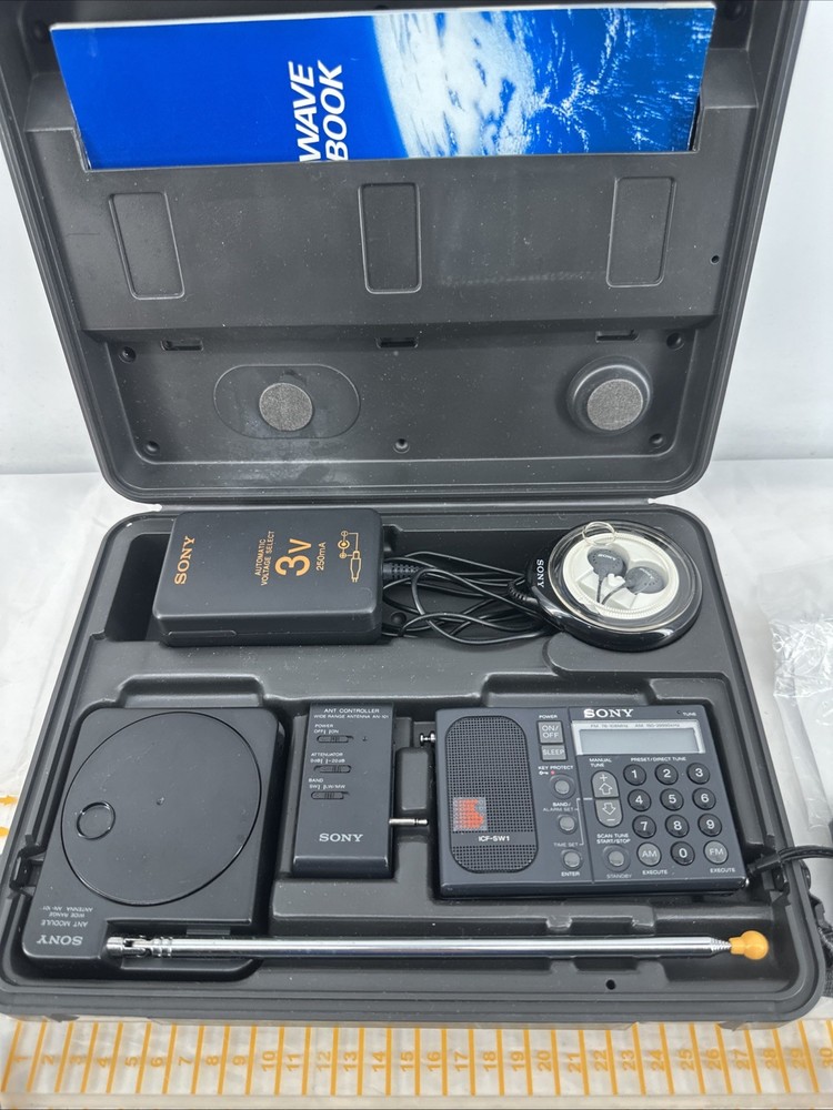 SONY ICF-SW1 World Band Receiver with Complete Accessories (POWERS ON/UNTESTED)
