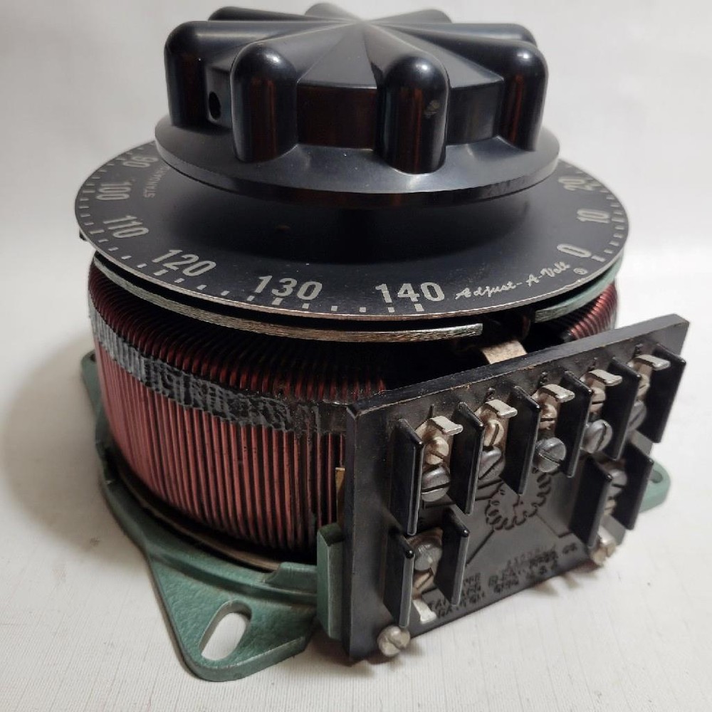 ADJUST-A-VOLT TYPE 2500 BU 25 Amp STACO AUTOTRANSFORMER / VARIAC