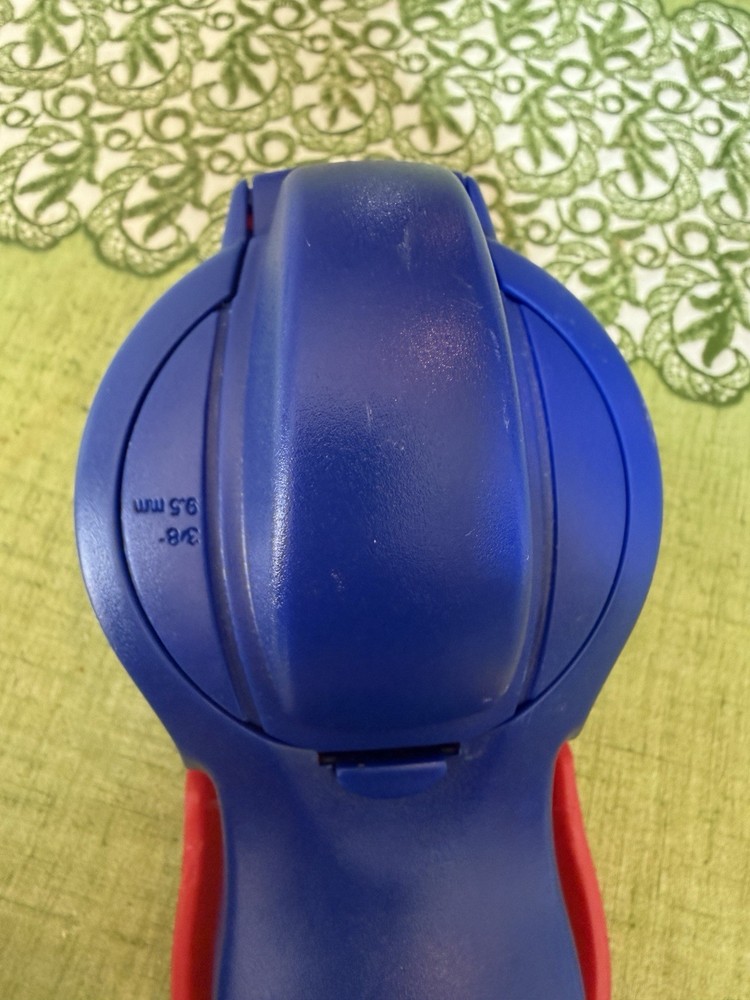 Dymo Red Blue Label Buddy Blaster Battery-Free Maker Small Embossed Maker