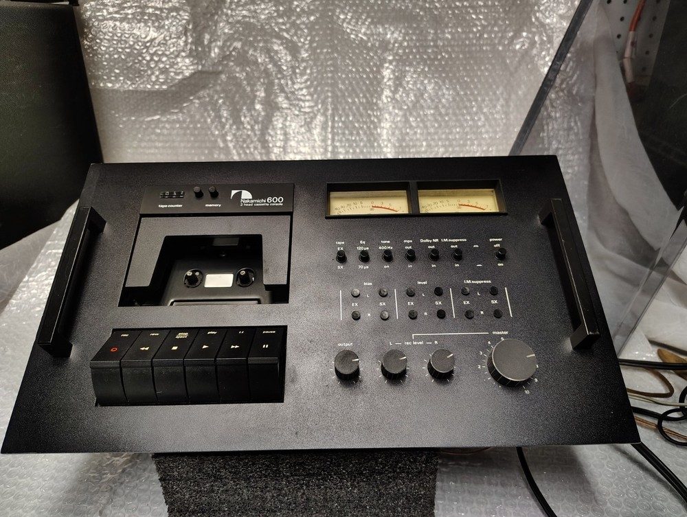 Nakamichi 600 cassette deck