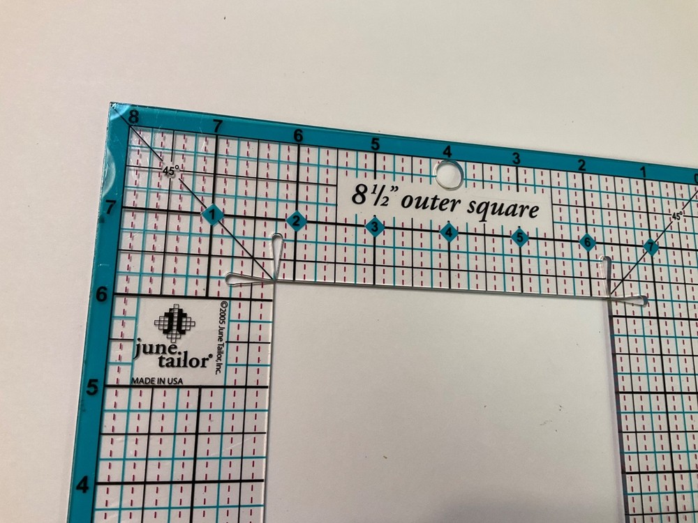 June Tailor Inc. Rotary Cutting Mini Mat 5 x 5 in. Grid Ruler