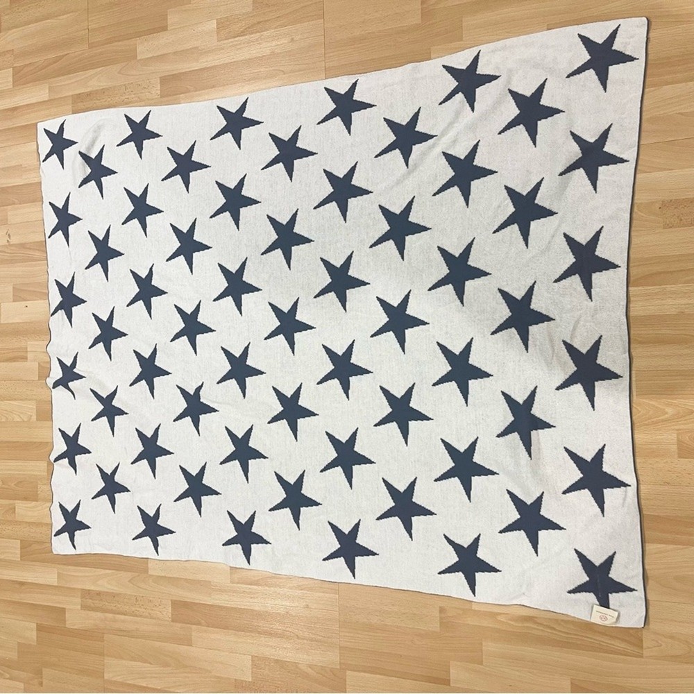 Pink Lemonade Blue Star Patterned Throw Blanket Reversible