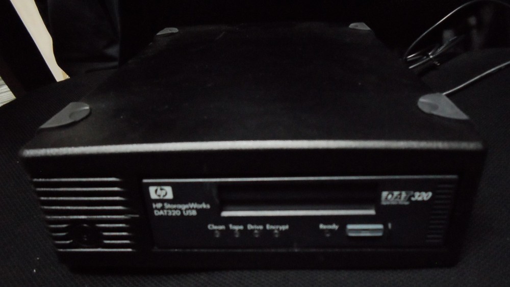 HP DAT320 USB External Tape Drive DAT320 AJ823A 496502-001 Tested