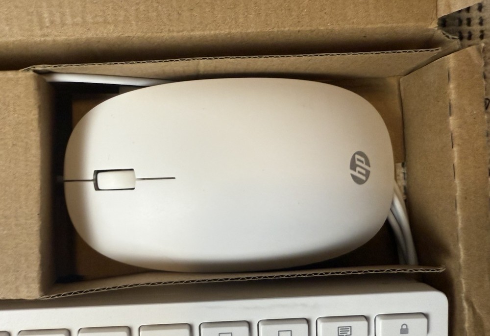 NEW HP 310 White Wired Keyboard and Mouse Combo USB PC Desktop Laptop Computer