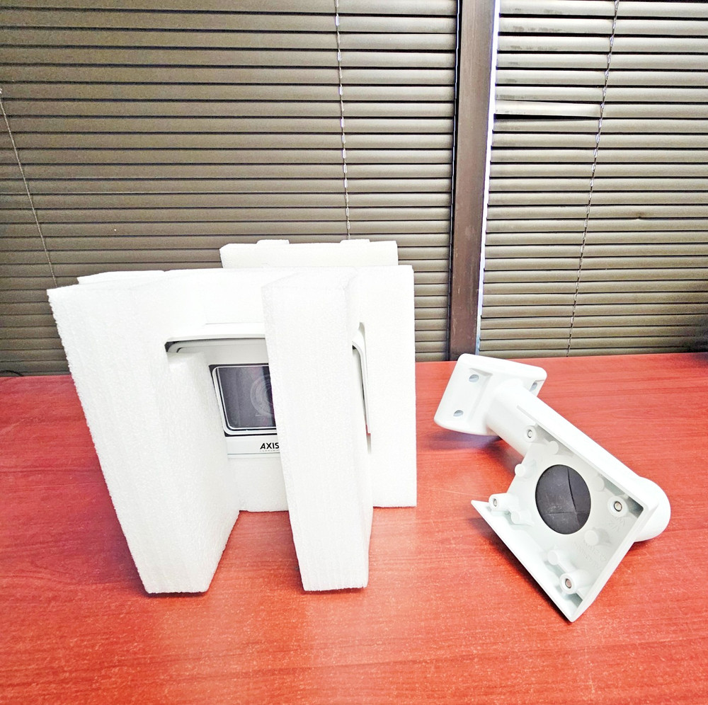 Axis P1357-E Network Camera P/N:0530-001 NEW (Open Box)