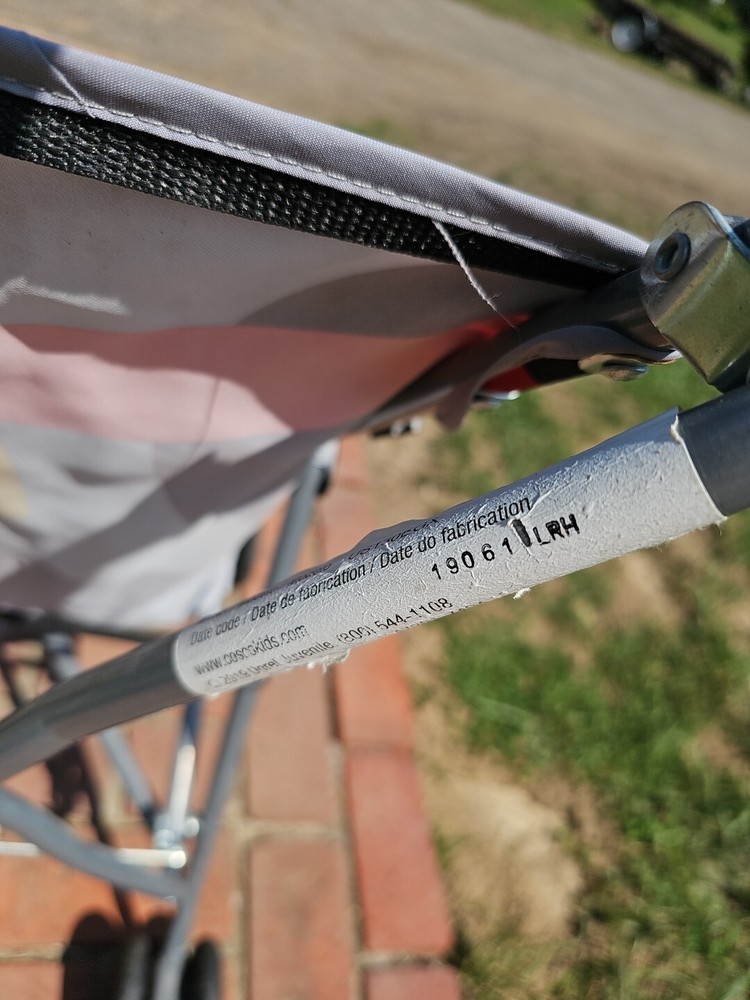 Cosco Umbrella Stroller with Lightweight Frame and Compact Fold