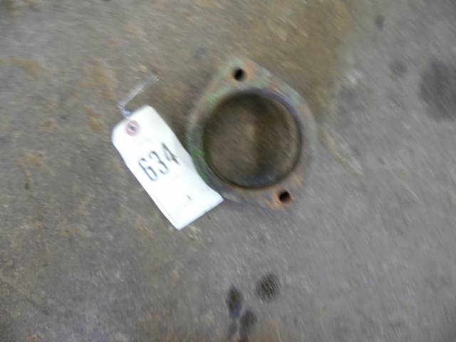 John Deere 2010 tractor starter adapter bracket Tag #634