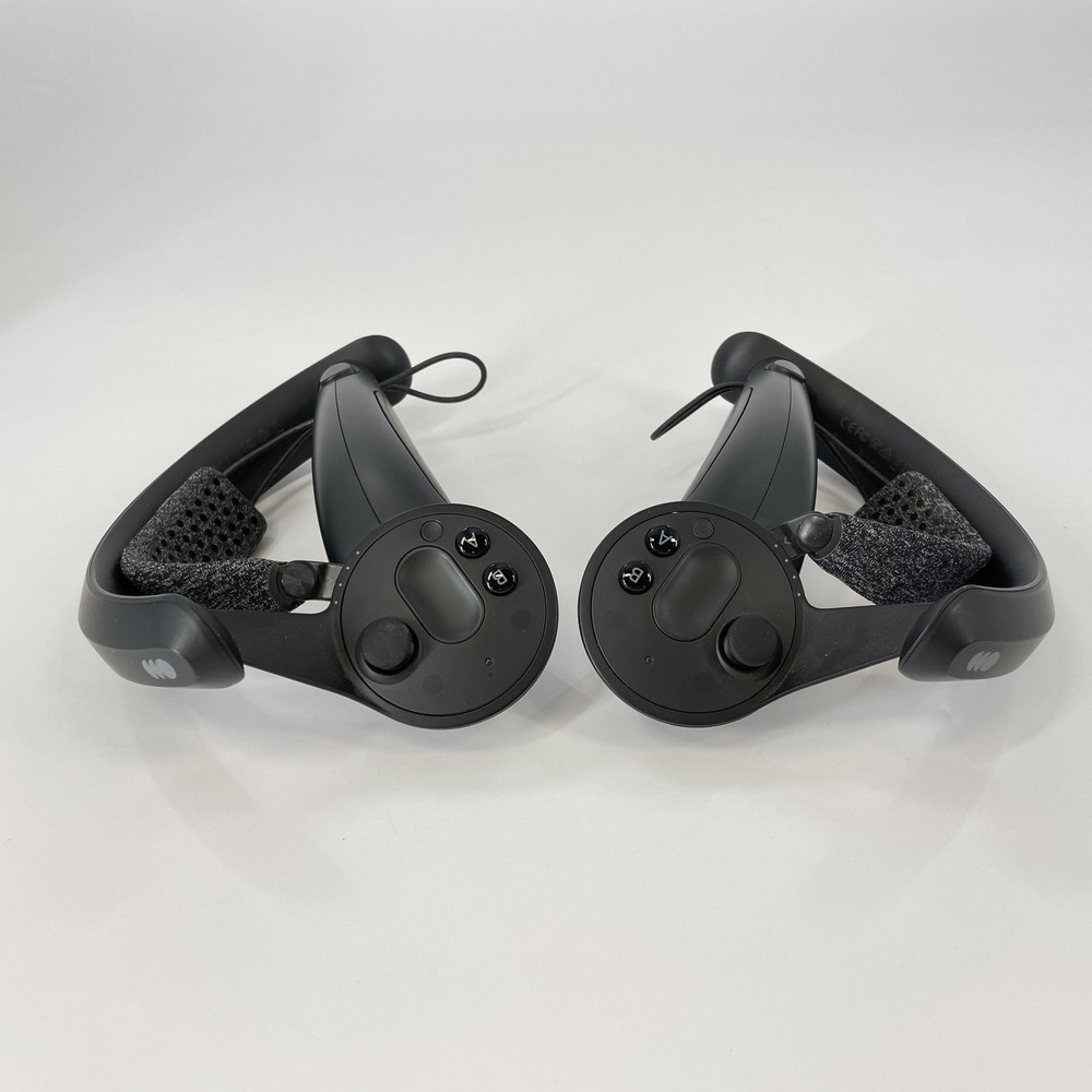 Valve Index VR Headset w/ Controllers/Base Stations/Power Cord - Good