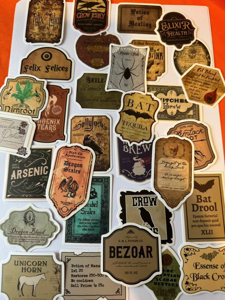 Warner Bros Studios + Free 30 Potion & Dark Art Stickers Harri Potter