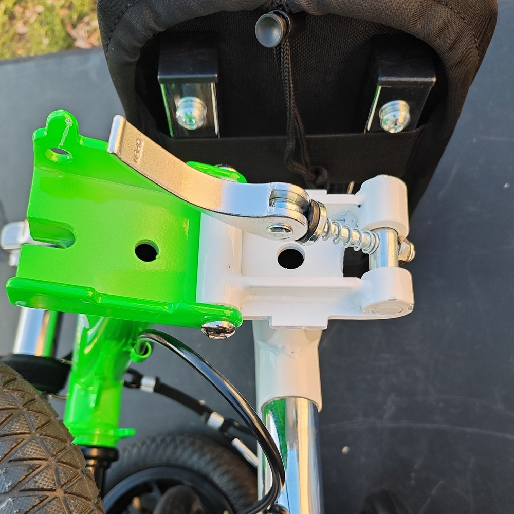 kneerover go foldable knee scooter with memory foam pad