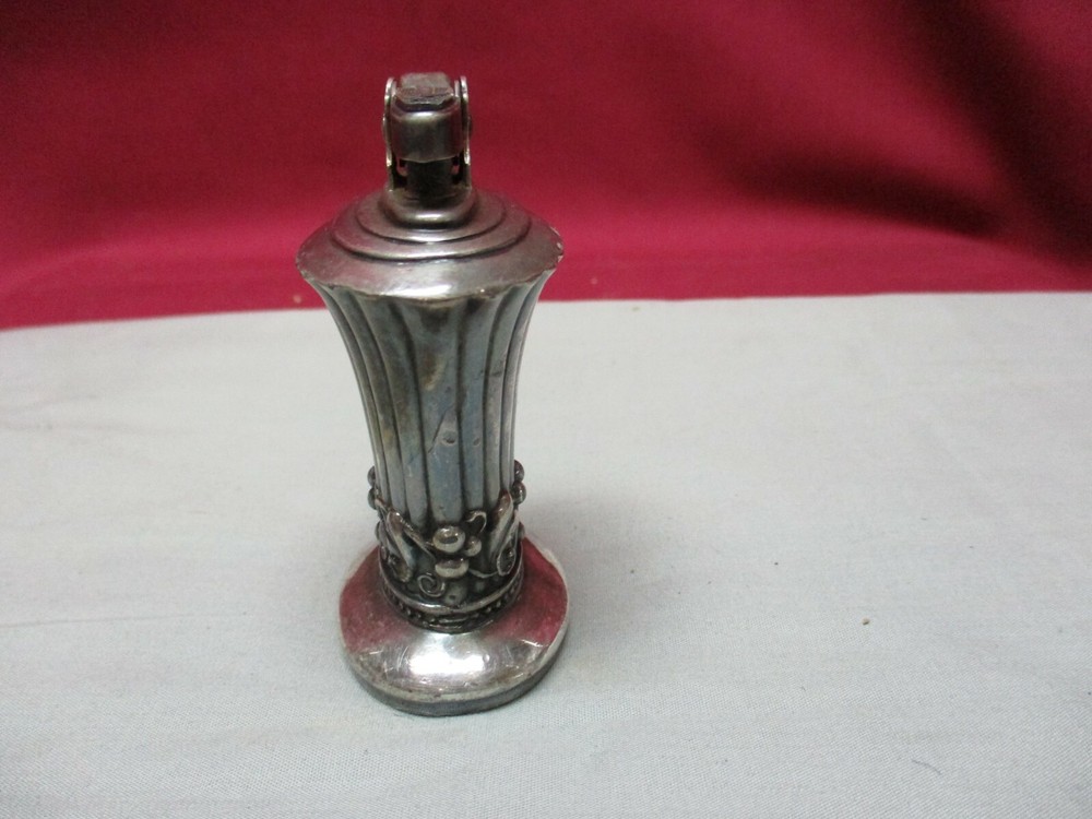 Vintage 1947 Ronson "NEWPORT" Lighter